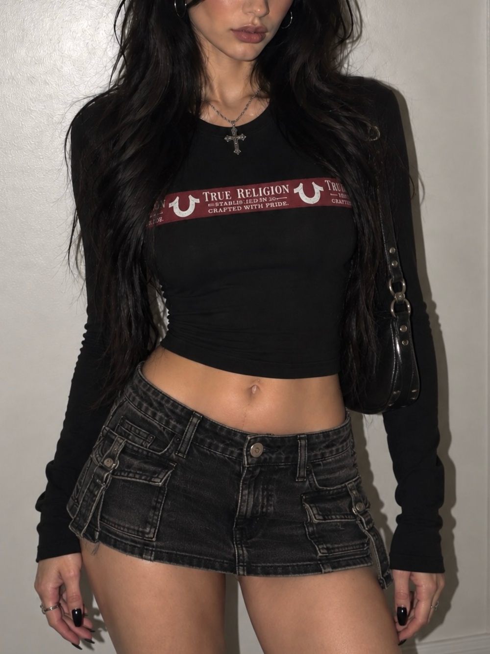 TRUE RELIGION Women's Black Essential Stylish Long-Sleeve Logo Crop Top